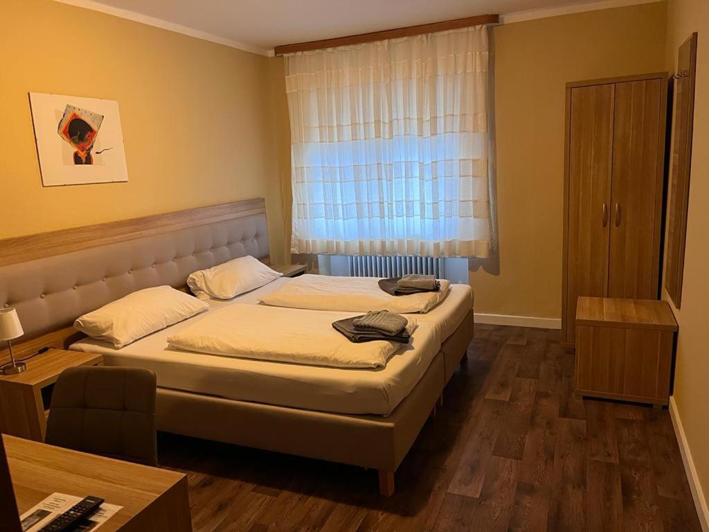 Hotel Zur Post Limburg Bad Camberg Hunfelden Buitenkant foto